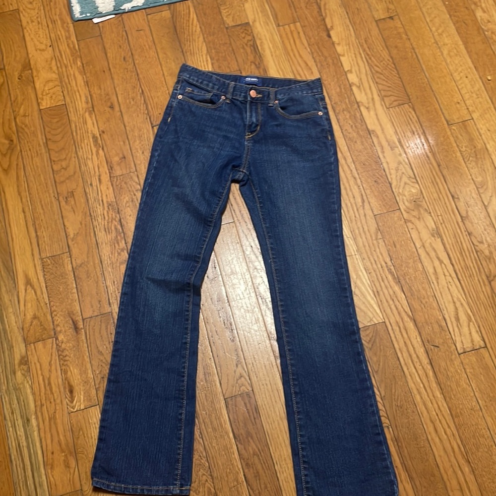 Old navy Boot Cut jeans. Only worn once! In great condition! No stains!